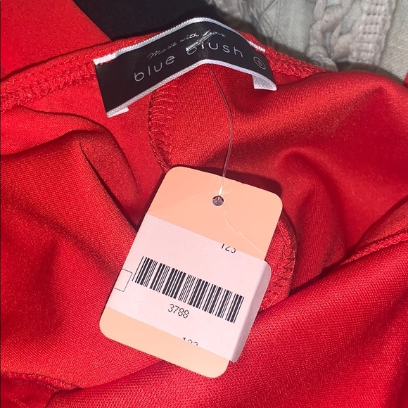 Super Cute Red Dress - Picture 4 of 4